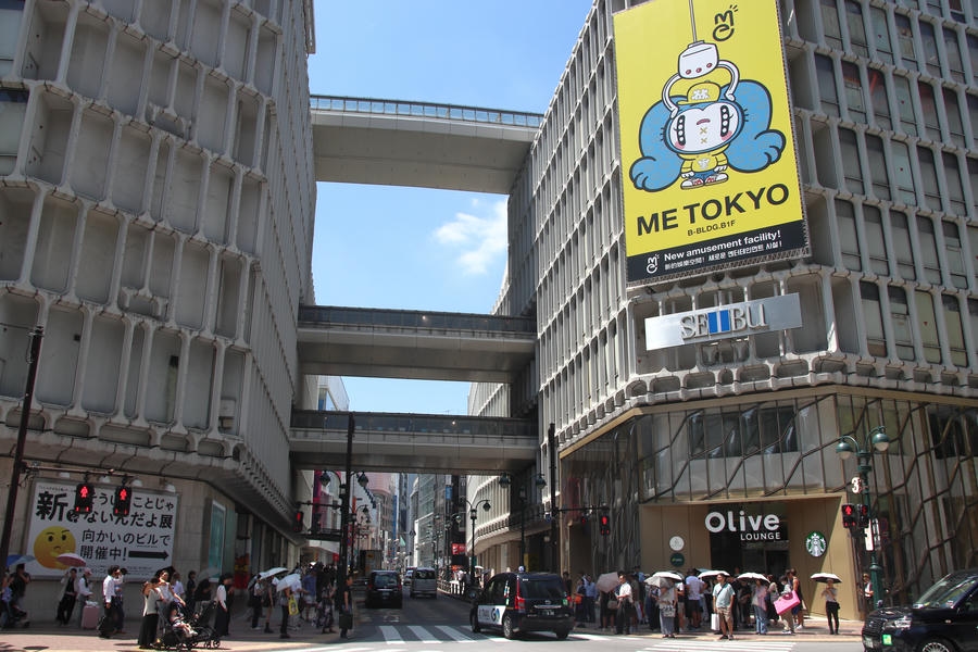 【井ノ頭通り】渋谷ロフト前の道祖神!仲睦まじい男女二神が「若者の街」を見守る