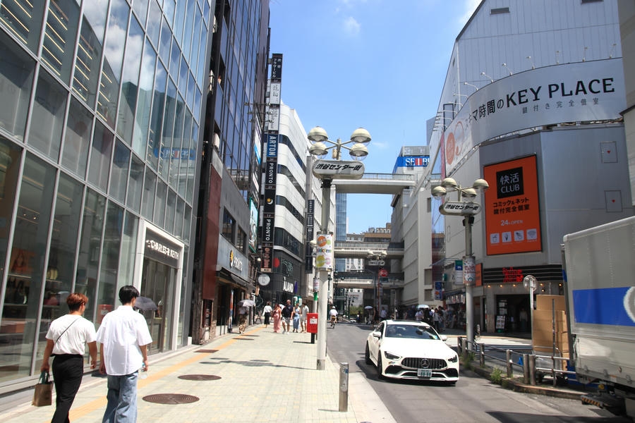 【井ノ頭通り】渋谷ロフト前の道祖神!仲睦まじい男女二神が「若者の街」を見守る
