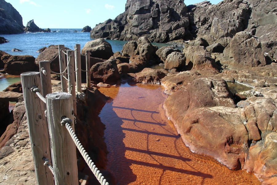 【式根島】地鉈温泉「内科の湯」で体の内側から疲れを癒す!海辺の秘湯体験<後編>