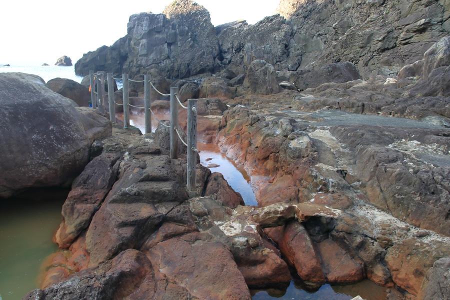 【式根島】地鉈温泉「内科の湯」で体の内側から疲れを癒す!海辺の秘湯体験<後編>